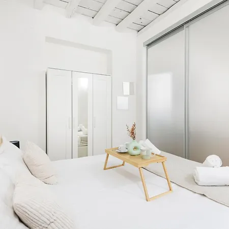 Amazing, New & Fully Furnished In Duomo Apartman