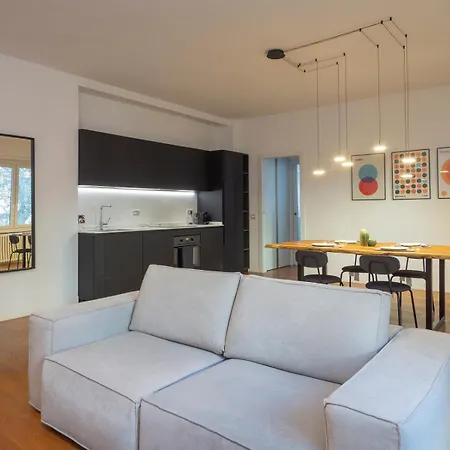 In Stile, Comodo Ed Elegante Appartamento