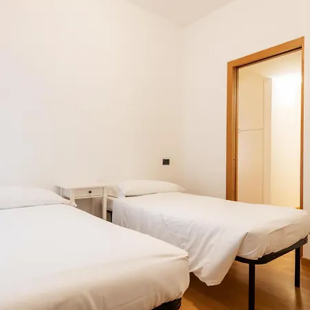 Meraviglioso Trilocale Vicino Fermata Dateo Lägenhet