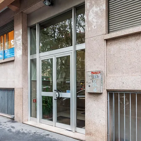 Meraviglioso Trilocale Vicino Fermata Dateo Lägenhet *