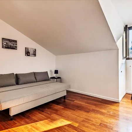 Elegant 2 Bedrooms Near Duomo Apartmán Milán