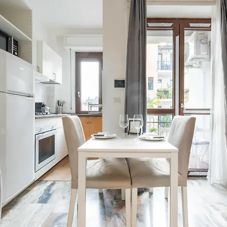 12 Centro Parking Free * ميلان