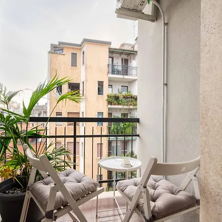 12 Centro Parking Free