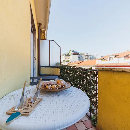 Luminoso In Porta Venezia Daire *