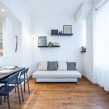 Navigli 10 Min - Modern Design Milan