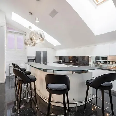 Piscina Interna Privata E A Διαμέρισμα