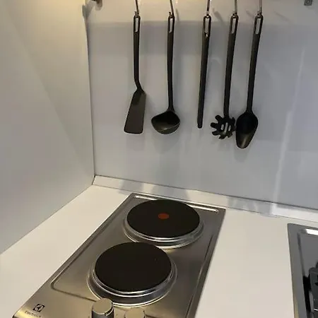 2 Bedrooms 2 Bathrooms And Ideal Subway Connection ميلان