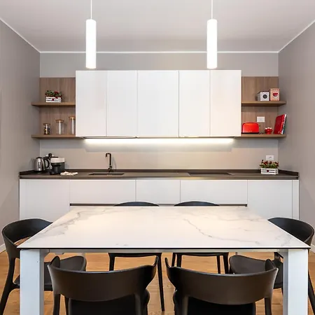 Luxurious & Spacious Flats In Duomo Apartment *