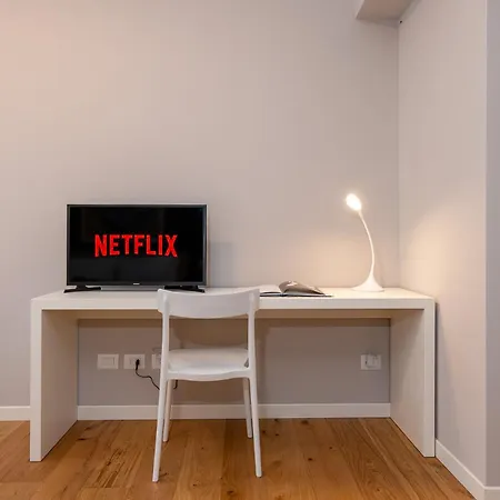 Luxurious & Spacious Flats In Duomo Apartment Milan