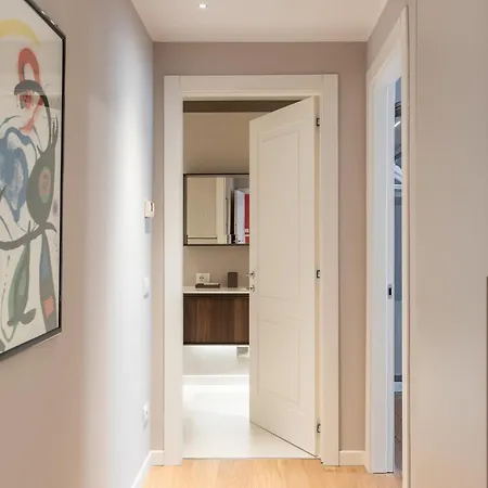 Luxurious & Spacious Flats In Duomo Apartment *