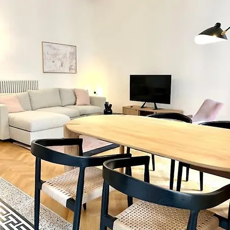 Casa *