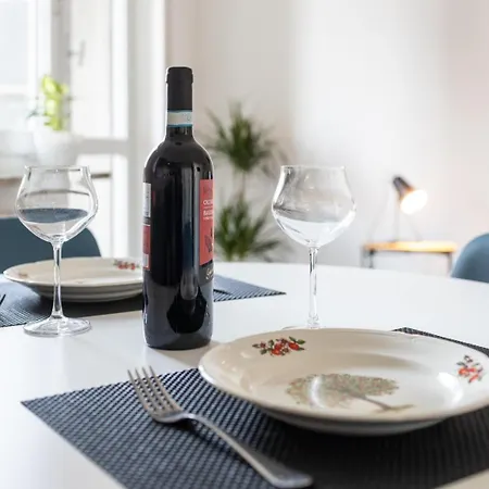 Modern Apartment With Balcony Vicino Citylife M5 Checkin 24 7 Milano