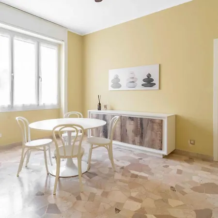 House San Siro M5 2 Netflix Appartement Milaan