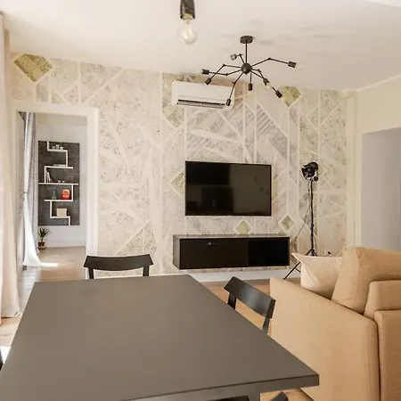 Elegant Brand New In Duomo Appartement