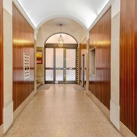 Appartement Elegant Brand New In Duomo Milaan