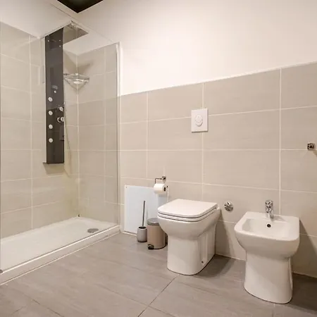 Elegant Brand New In Duomo Appartement