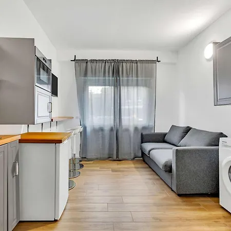 Alessia's Flat - Michetti