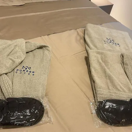 Number House - Number 20 Milão