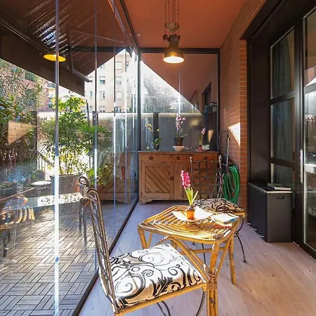 Greengardensuite, Station Apartman *