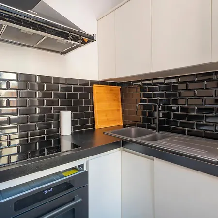 Xenia - Spacious Four-room In Moscova 밀라노