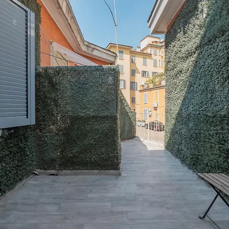 Xenia - Spacious Four-room In Moscova * Milan