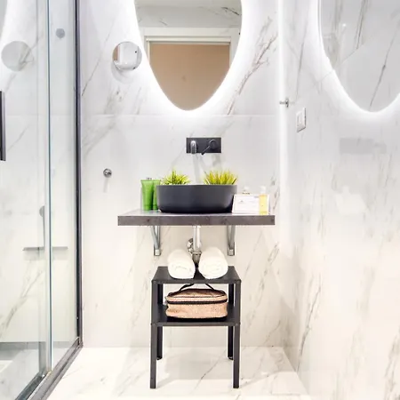 Apartment Caseospitali - Alexandra, Romantico Bilocale Di Design In Zona Bosco Verticale, Rinnovato E Accessoriato