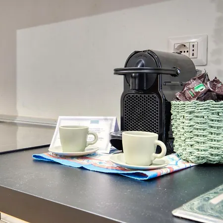 Guesthost - Casa Alexandra מילאנו