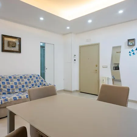 Apartment I Host - Della Torre 9