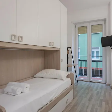 I Host - Della Torre 9 Apartament