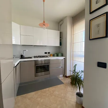 Bright Flat Prada District *