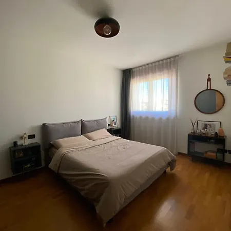 Bright Flat Prada District Apartment Milan