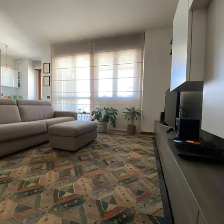 Bright Flat Prada District Apartment Milan