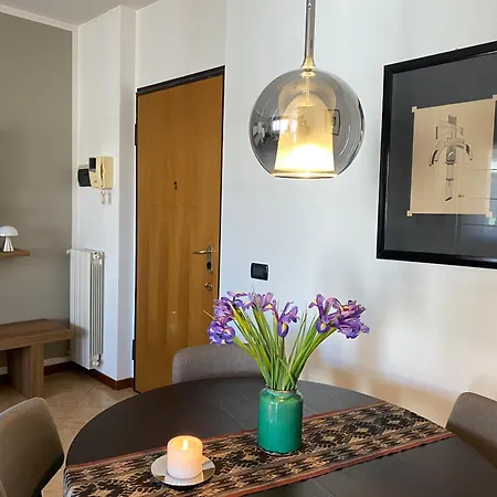 Bright Flat Prada District *