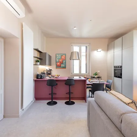 Laurana, 6 Ampio E Luminoso Per 6 Milano