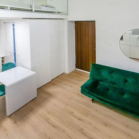 Apartment Elegante Pied-a-terre Stile & Comodita A *