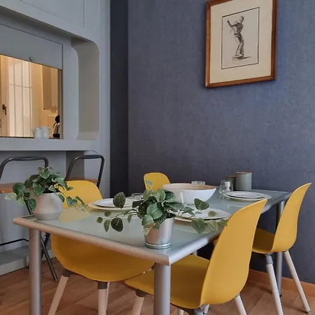 شقة Joivy Contemporary 1-bed Near Duomo Di ميلان