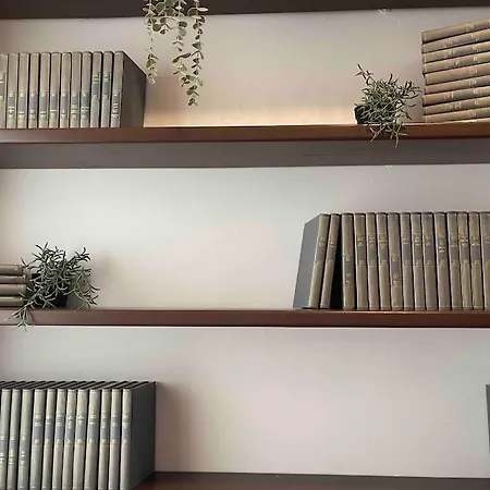 Artsy Flat With Shared Pool Milano
