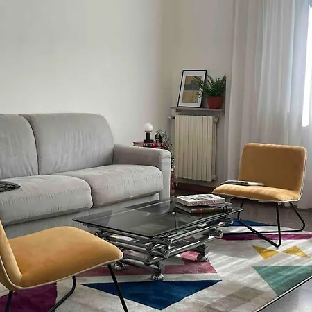 Daire Artsy Flat With Shared Pool *