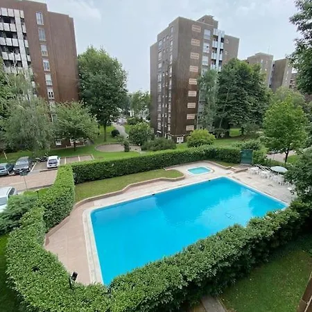 Daire Artsy Flat With Shared Pool *