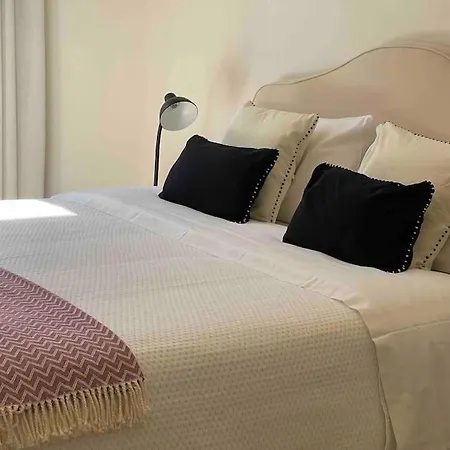 Artsy Flat With Shared Pool Apartment Mailand