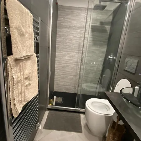 Elegant Appartament Apartman