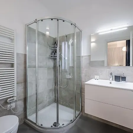 Duomo - Jacuzzi E Terrazzo - Cinema - Free Parking - Gym Villa