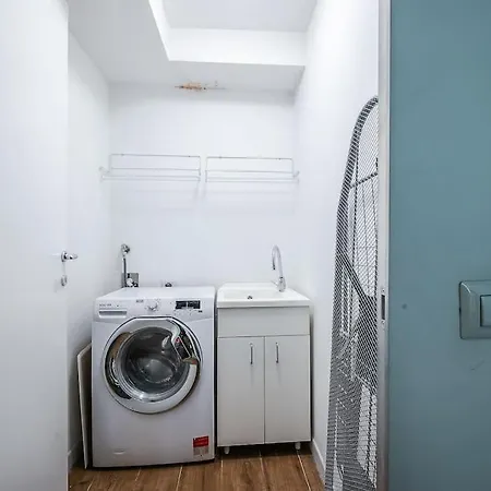 Duomo - Jacuzzi E Terrazzo - Cinema - Free Parking - Gym *