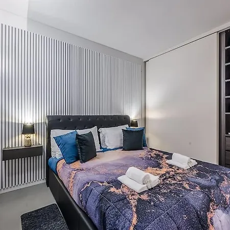 Duomo - Jacuzzi E Terrazzo - Cinema - Free Parking - Gym Вилла