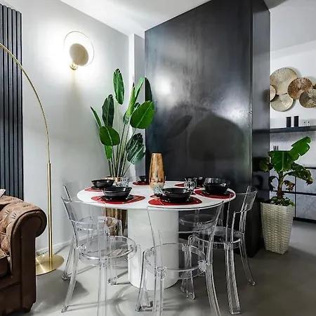 Duomo - Jacuzzi E Terrazzo - Cinema - Free Parking - Gym * Милан