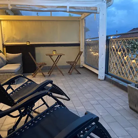 Monolocale Con Ampio Terrazzo *