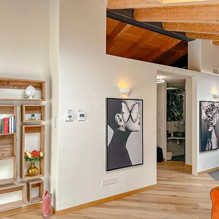 アパート Vigentina Luxury Loft - 5 Min Dal Duomo ミラノ