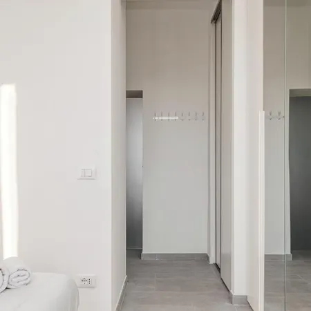 Stylish Flat Porta Venezia - Wifi, Ac, Metro