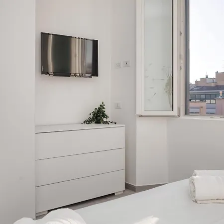 Stylish Flat Porta Venezia - Wifi, Ac, Metro Apartamento Milão