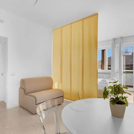 Апартаменты Yellow Flat